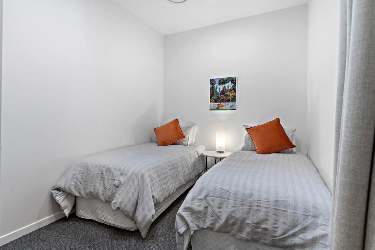 Academy Apartments Masterton Extérieur photo